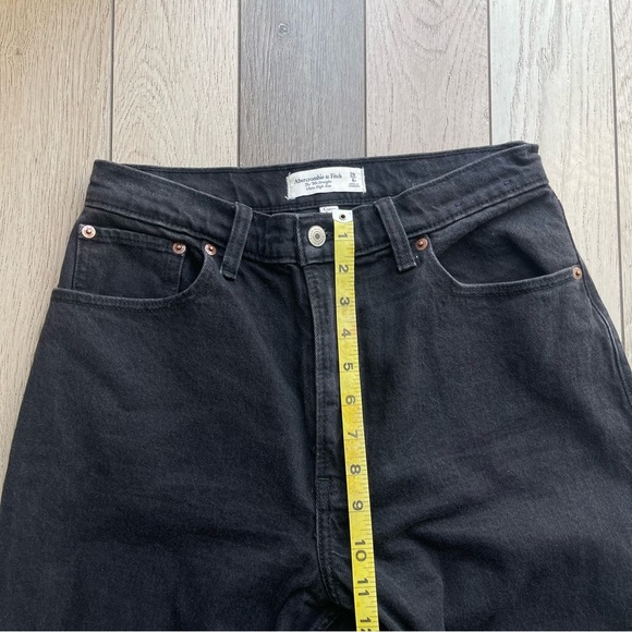Abercrombie&Fitch Black High-Waisted Jeans - Picture 4 of 7